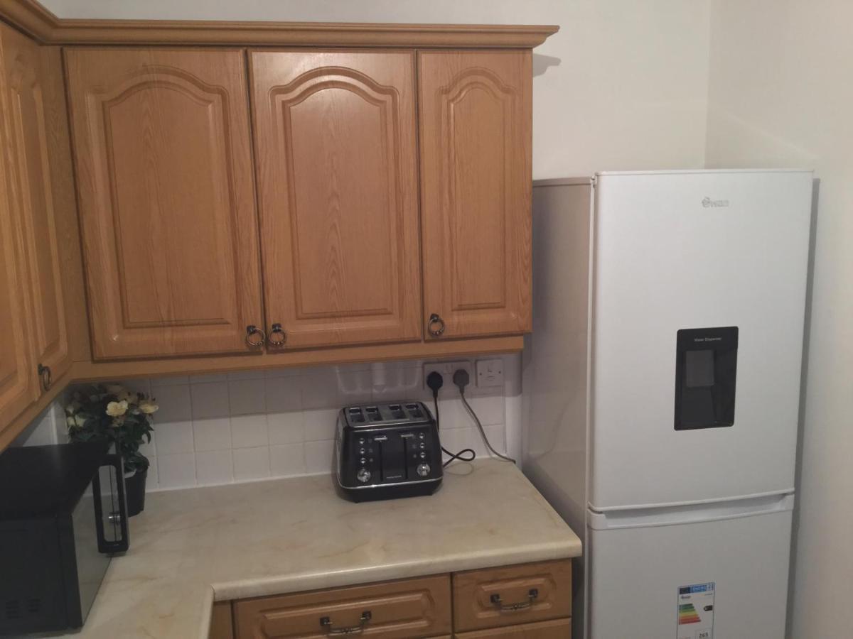 Quiet Residential Area Within Easy Reach Of Town Manchester Exterior foto