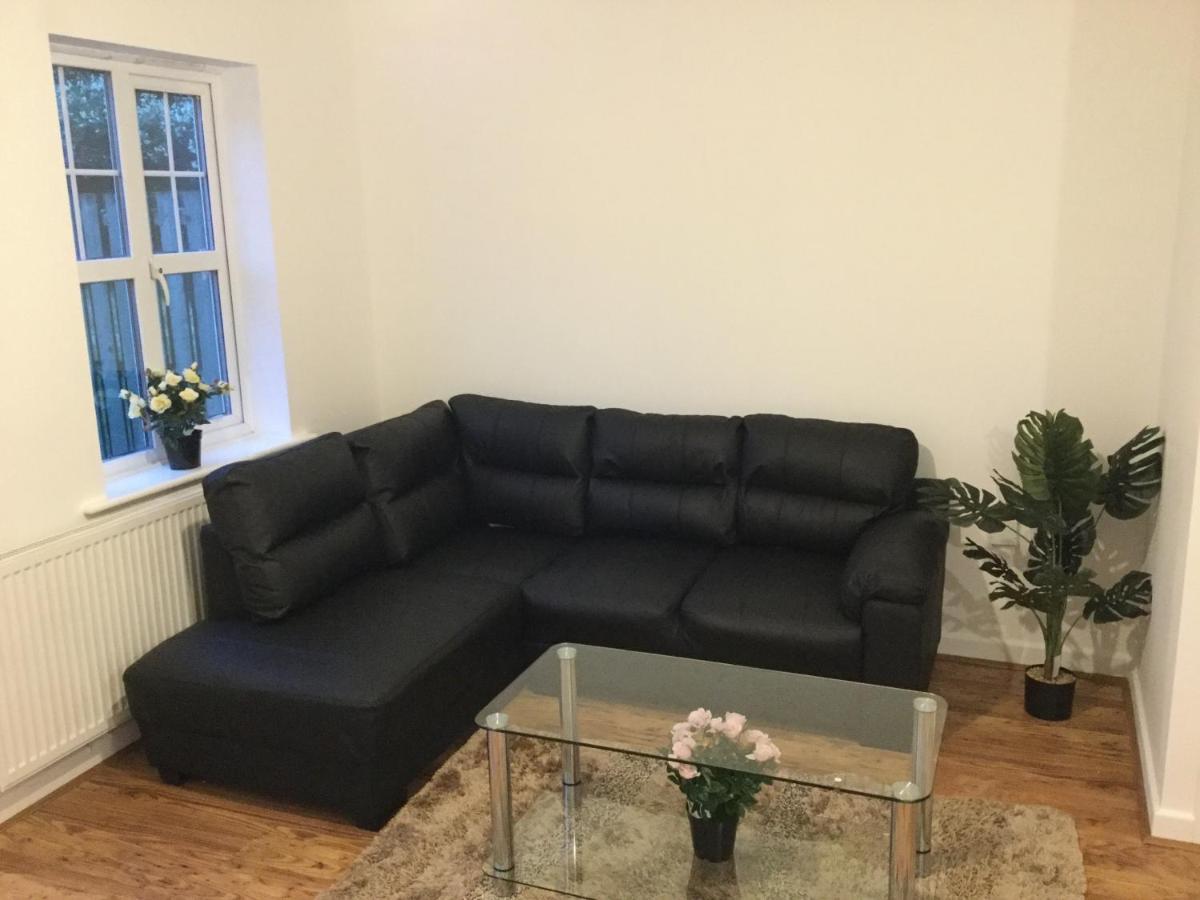 Quiet Residential Area Within Easy Reach Of Town Manchester Exterior foto